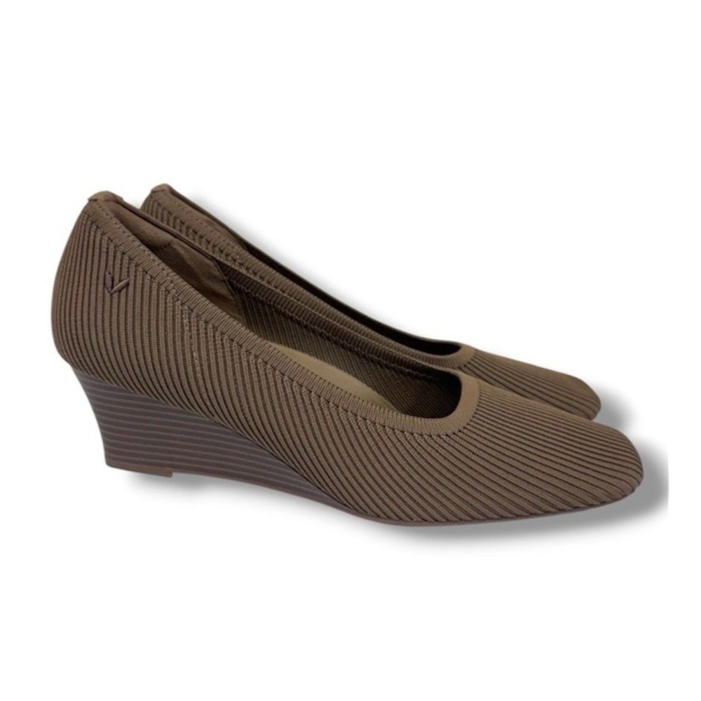 Vivaia Margot 2.0 Square Toe V-Cut Women's Sz 41.5 Wedge Pump Espresso Exc Cond